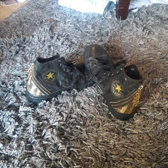 Black Converse with gold zippers Chucks - Picture 7 of 13
